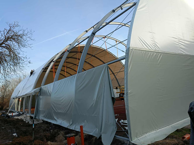 Pod Olsztynem powstaje nowy obiekt sportowy. Koszt inwestycji to niemal 4 mln zł