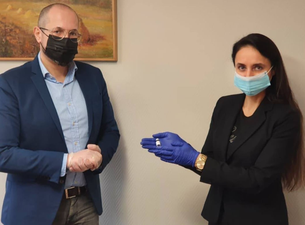Kędzierzyn-Koźle. Ampułka po szczepionce przeciw COVID-19 została EKSPONATEM! [ZDJĘCIA]