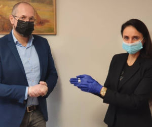 Kędzierzyn-Koźle. Ampułka po szczepionce przeciw COVID-19 została EKSPONATEM! [ZDJĘCIA]