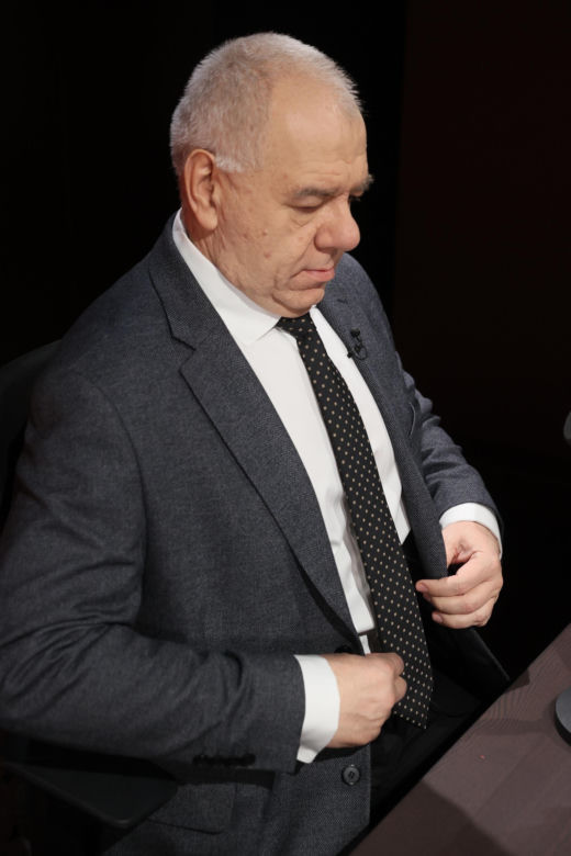 Jacek Sasin wprost nie do poznania! Zgubił już prawie 40 kg w pół roku! Jak to zrobił?