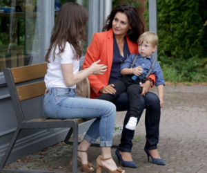 M jak miłość odc. 1403. Szymek (Staś Szczypiński), Aleksandra (Małgorzata Pieczyńska), Ania (Maria Pawłowska)