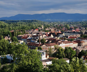 To jedno z najstarszych miast na Śląsku. Jest stolicą historycznej krainy