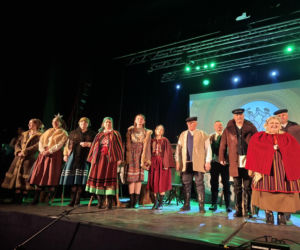 Starachowice tętnią tradycją! Trwa pierwszy Festiwal Kół Gospodyń i Gospodarzy Wiejskich „Lokalne pasje”