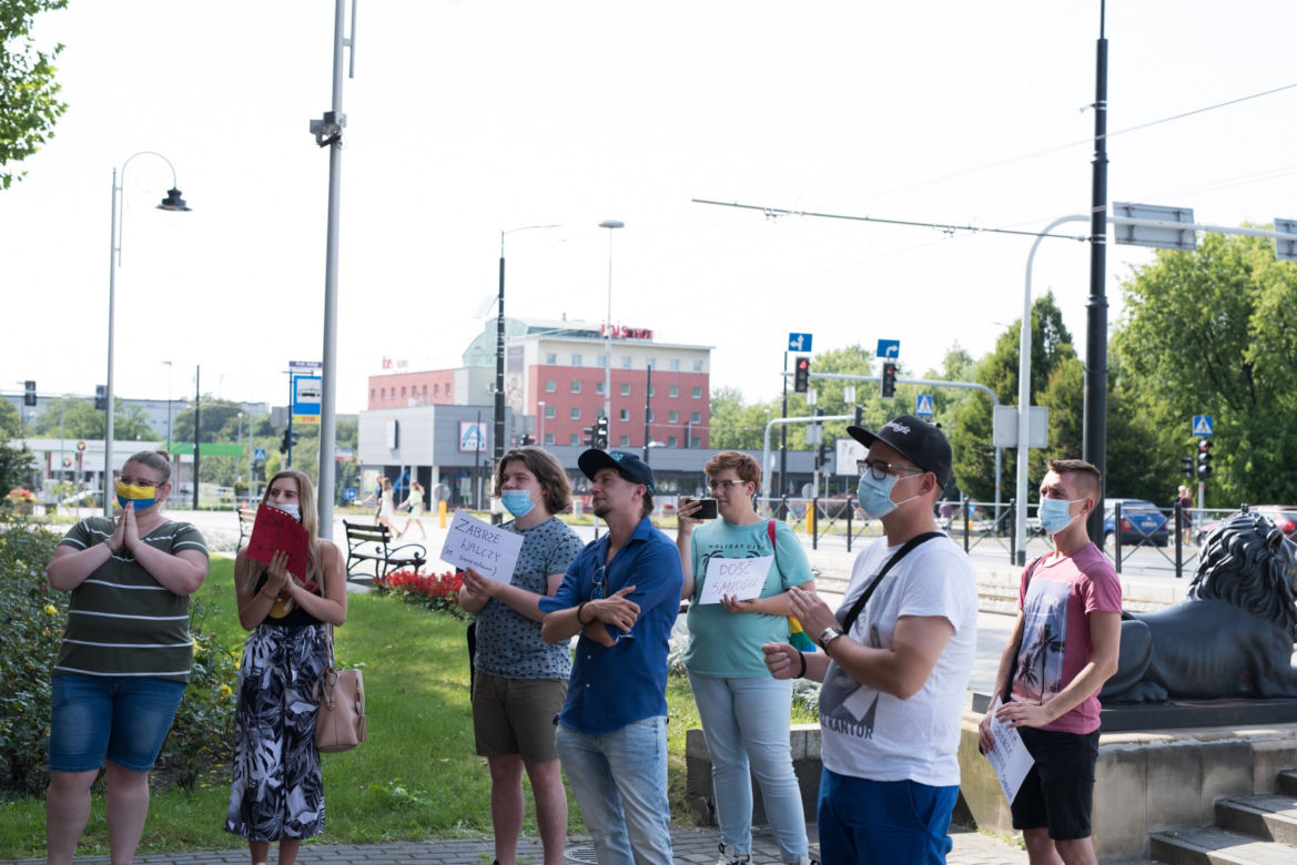 W Zabrzu tak cuchnie, że nie da się wytrzymać. Protest: "Mamy dość smrodu!"