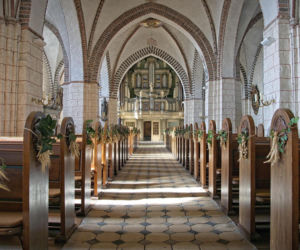 Wielu wiernych tego nie wie! Kiedy można przyjąć Komunię bez spowiedzi? Toruńska parafia wyjaśnia