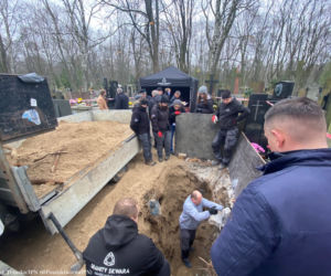 Ekshumacja marszałka Edwarda Rydza-Śmigłego na Powązkach