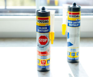 Jak poprawnie usunąć starą fugę i silikon oraz nałożyć nowy? Murator Remontuje