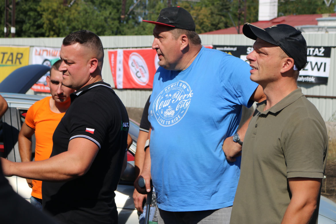 Charytatywny Wrak Race. Andrzej z Plutycz i Adam Kraśko zbierali pieniądze dla chorej Dominiki