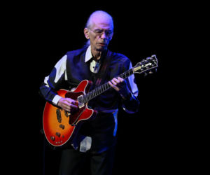 Steve Howe z zespołu Yes ma problemy zdrowotne. Tak teraz wygląda