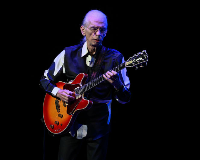 Steve Howe z zespołu Yes ma problemy zdrowotne. Tak teraz wygląda