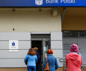 Panika w Polsce - w bankach i przy bankomatach po ataku Rosji na Ukrainę