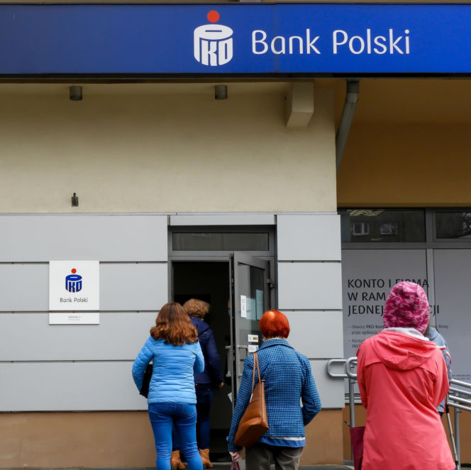Problemy w bankach i bankomatach. Panika w Polsce po ataku Rosji na Ukrainę
