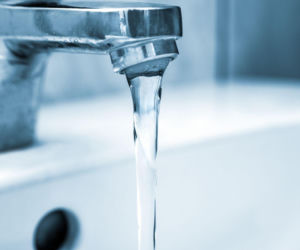 Skażona woda w kilku dzielnicach Gdyni. Wysłano pilny alert do mieszkańców