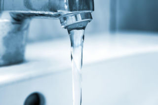 Skażona woda w kilku dzielnicach Gdyni. Wysłano pilny alert do mieszkańców