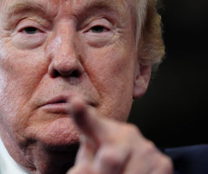 Prezydent USA Donald Trump uciszał w poniedziałek dziennikarkę CNN Kristen Holmes