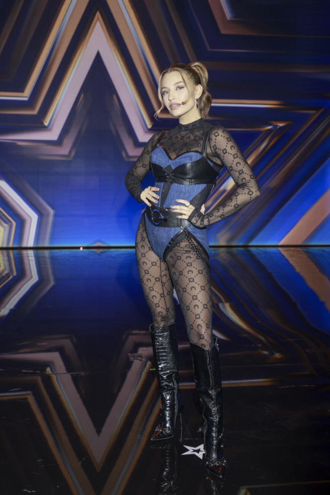 Tak Julia Wieniawa wyglądała na studniówce. Uwagę zwraca stylizacja gwiazdy