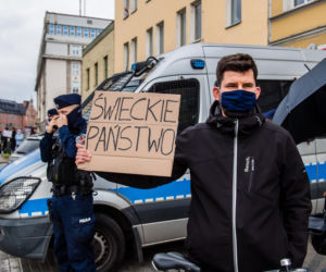 Strajk Kobiet: Protest w Gdańsku! Policja użyła gazu. 4 osoby zatrzymane [ZDJĘCIA]