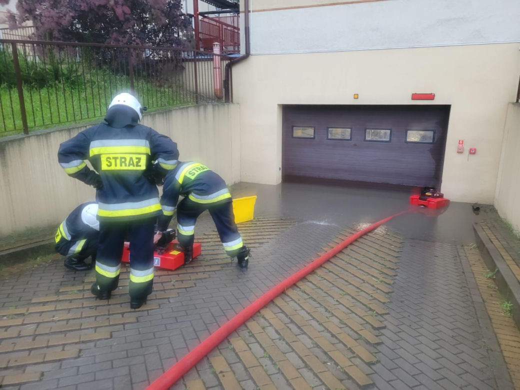 Ludzie uwięzieni w samochodach, zalane szkoły i kościoły. Tak wyglądała burza w Zamościu!