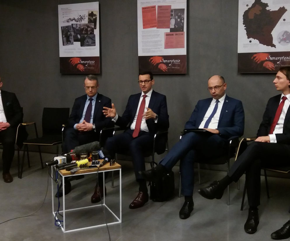 Premier Morawiecki w Muzeum im. Rodziny Ulmów w Markowej
