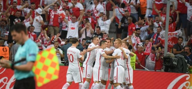 Mecze Polski 2016/2017 w piłce nożnej. Z kim zagra Polska? 
