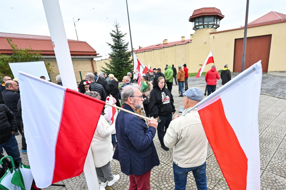 Matecki opuścił areszt