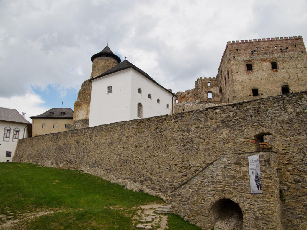 To jedno z najstarszych i najpiękniejszych miast na Spiszu. Leży blisko Małopolski 