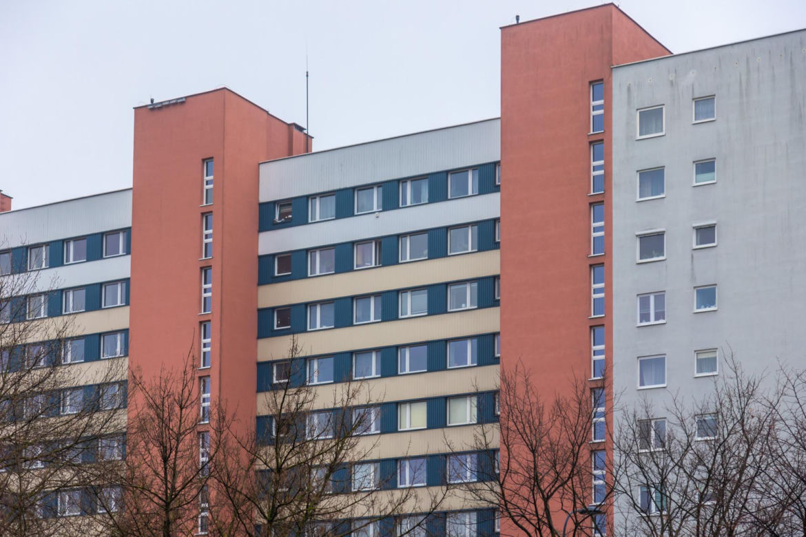 Pasteloza na warszawskich blokach - zobacz zdjęcia jaskrawych przykładów