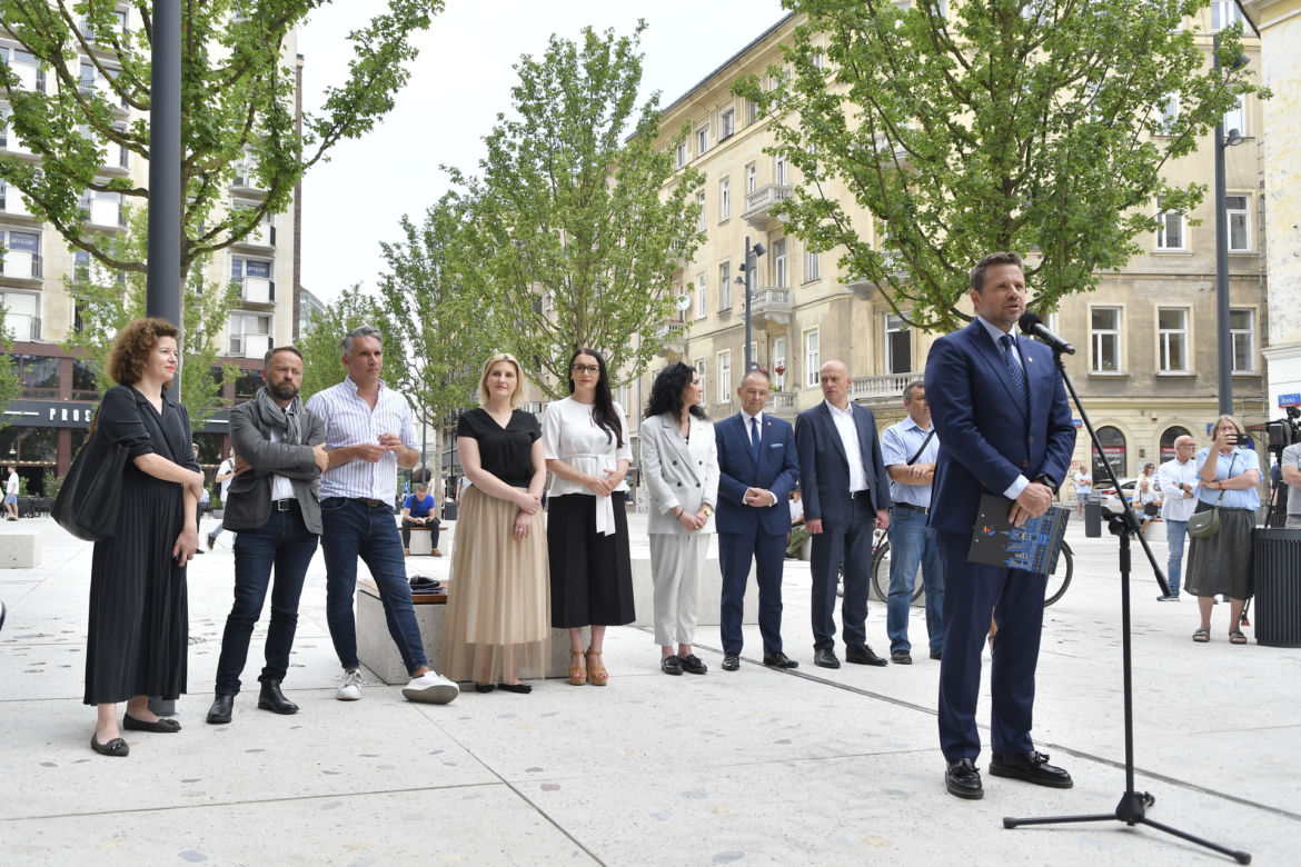 Nowy plac w centrum Warszawy: zgroza czy sukces? Plac Pięciu Rogów oceniają mieszkańcy i urzędnicy