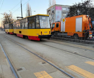 Warszawa. Potrącenie pieszego na torowisku