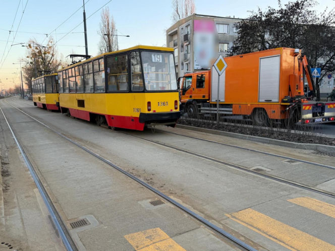 Warszawa. Potrącenie pieszego na torowisku
