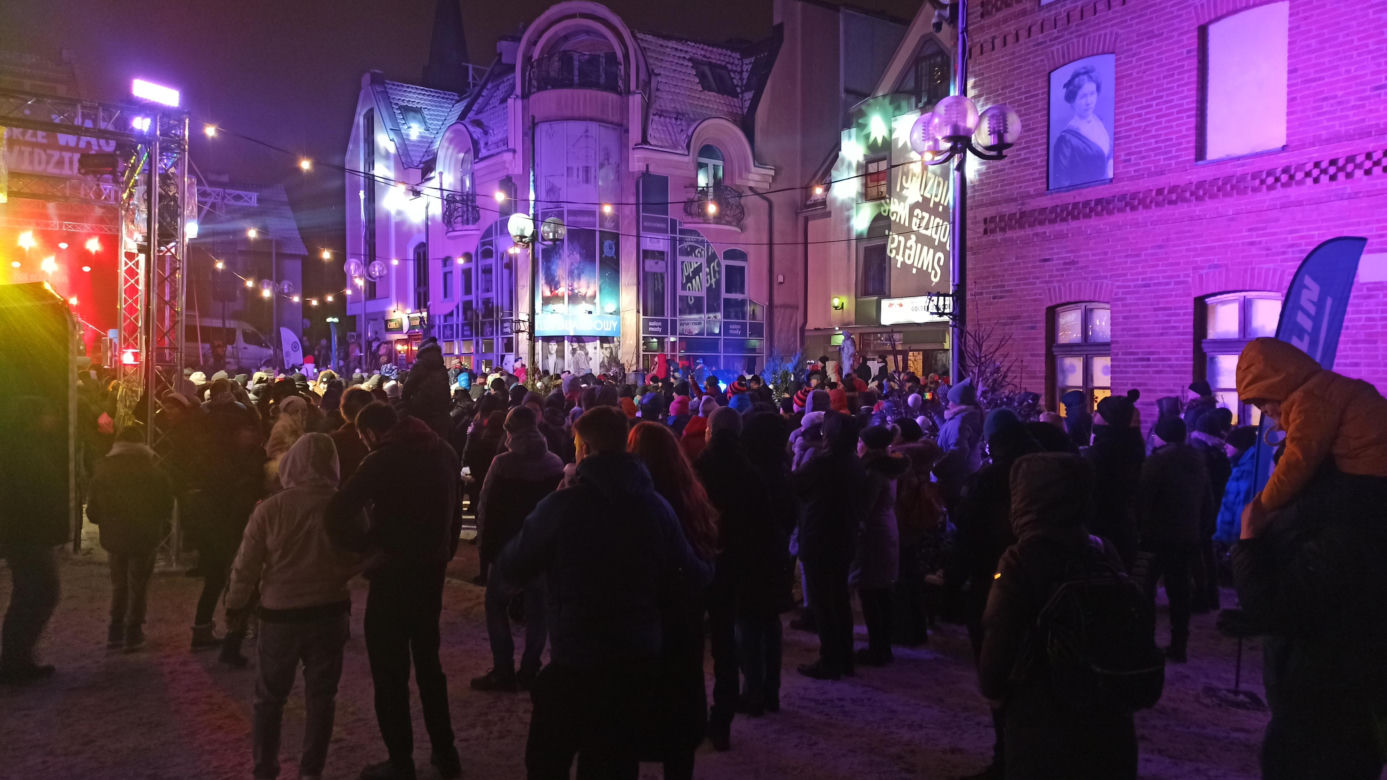 Tłumy mieszkańców na Starym Mieście w Olsztynie. Tak bawili się na wydarzeniu "Święta. Dobrze was widzieć"