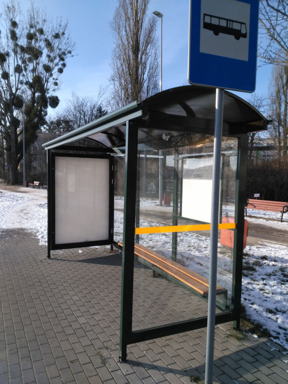Przystanek-widmo z Torunia stał pusty trzy lata, teraz zniknął. Magistrat milczy.