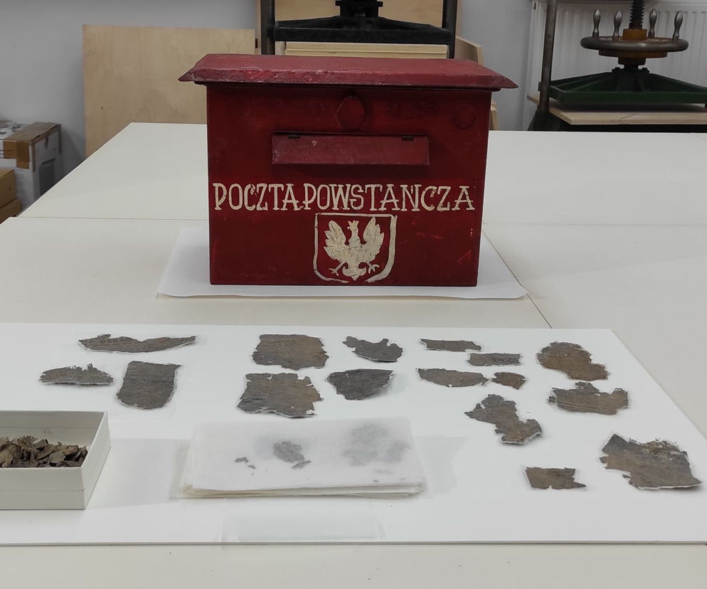 Skrzynka poczty powstańczej odnaleziona! Jest unikatem