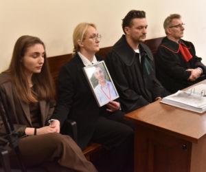 Początek procesu lekarzy oskarżonych o zaniedbania w sprawie śmierci 19‑letniego Olka z Grudziądza