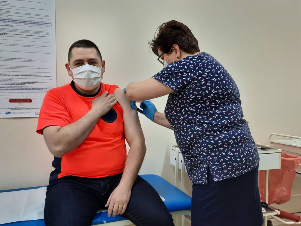 Punkty szczepień przeciwko Covid-19 w Warszawie [ADRESY]