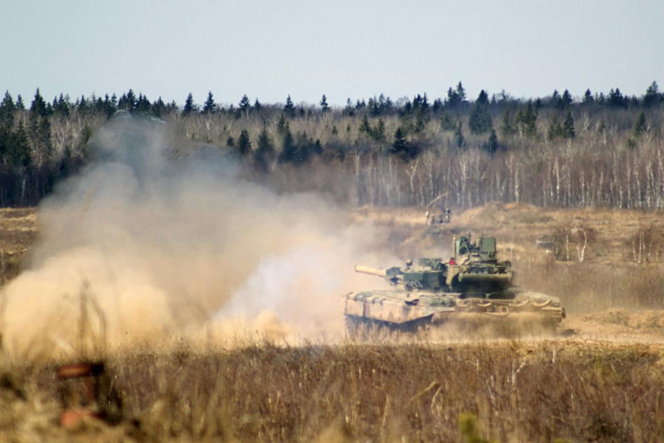Rosyjskie czołgi T-90 i T-72