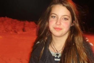 13-letnia Iza zamordowana. W krzakach znalazła ją mama. Nasienie na brzuchu, ciało zmasakrowane