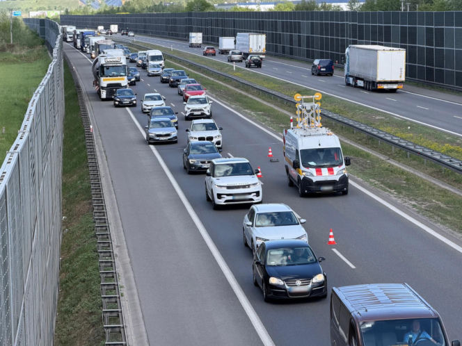 Spektakularna kolizja. Auto na aucie