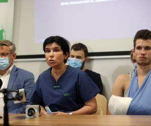 Dr hab. n. med. Anna Chrapusta przyszła Maksowi odciętą dłoń
