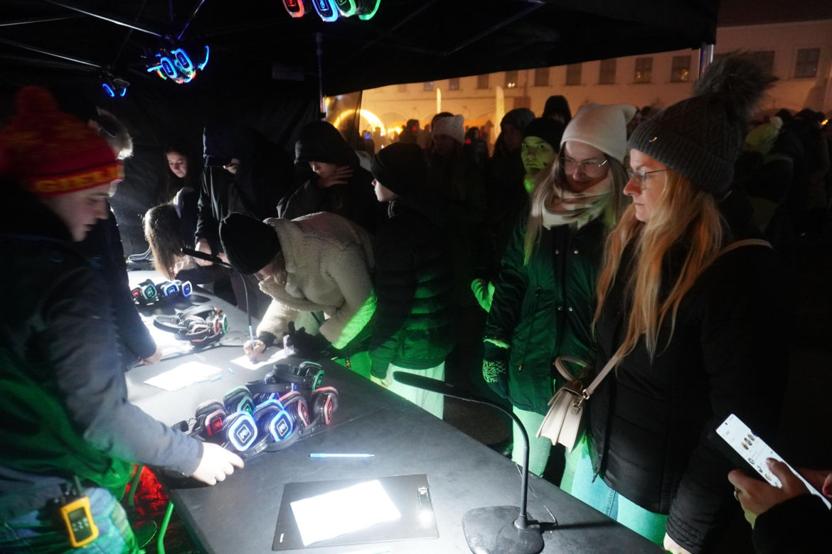 Silent disco i diabelski młyn w Rynku w Kielcach