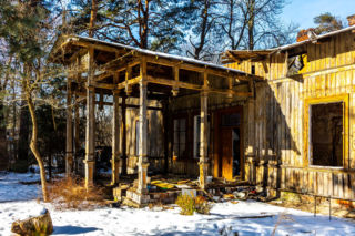 Historia umiera po cichu. Zabytkowa willa Wedla w Otwocku popada w ruinę