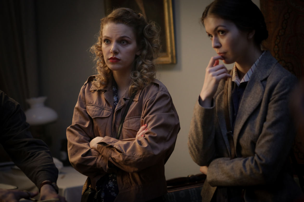 Wojenne dziewczyny 5 sezon odc. 54. Nitka (Maja Szopa), Ewka (Vanessa Aleksander)