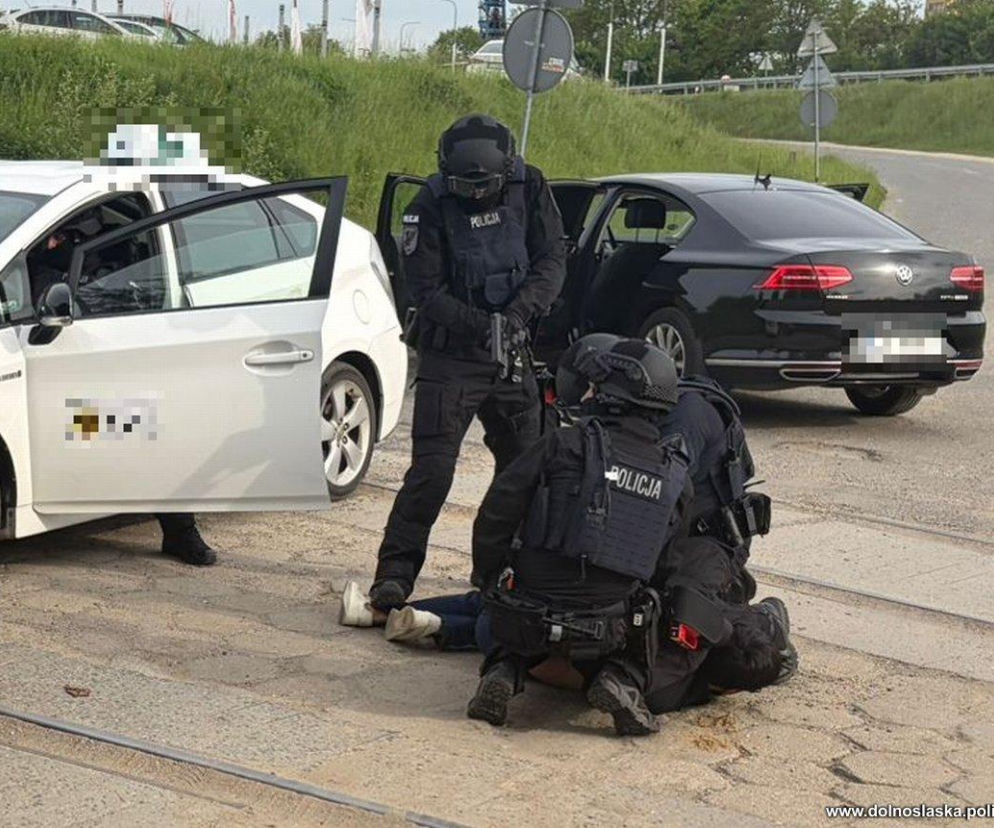 Wywieźli 22-latka za miasto i brutalnie pobili. Zatrzymano trzech Uzbeków 