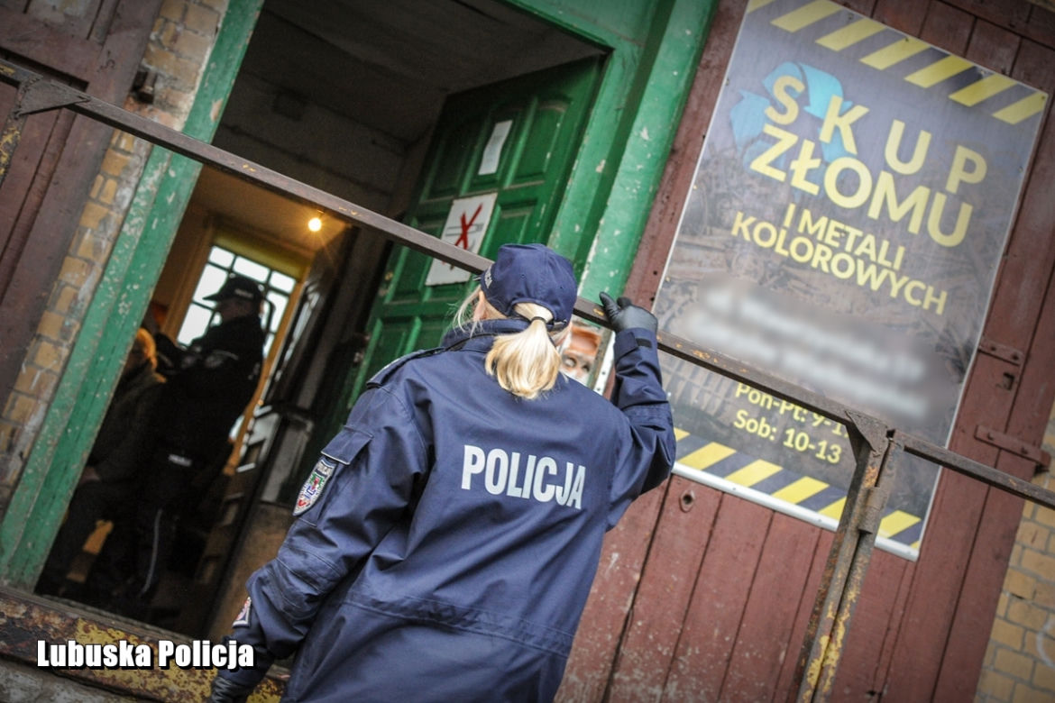 Zobaczcie jak wyglądała akcja policjantów na złomowiskach. 