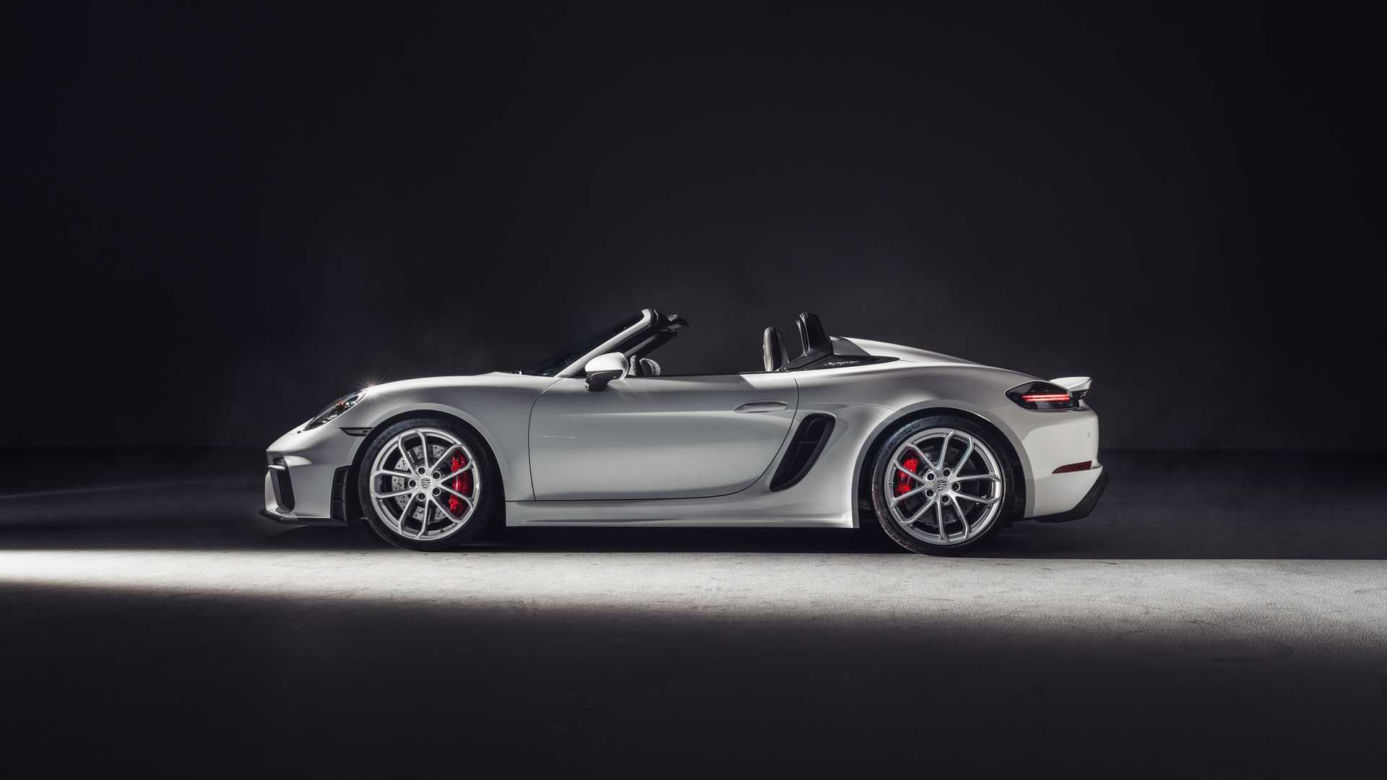 Porsche 718 Spyder i 718 Cayman GT4 z 4-litrowym bokserem