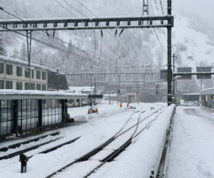 Szwajcaria/ Wykoleił się pociąg w Alpach, trwa akcja ratunkowa