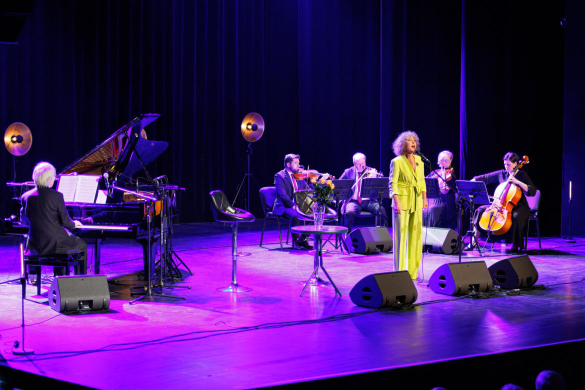 Koncert „Piosenki Korcza i Andrusa” Alicji Majewskiej w Centrum Sztuki Mościce