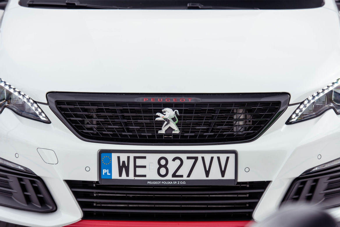 Skoda Octavia RS Challenge vs Peugeot 308 GTi