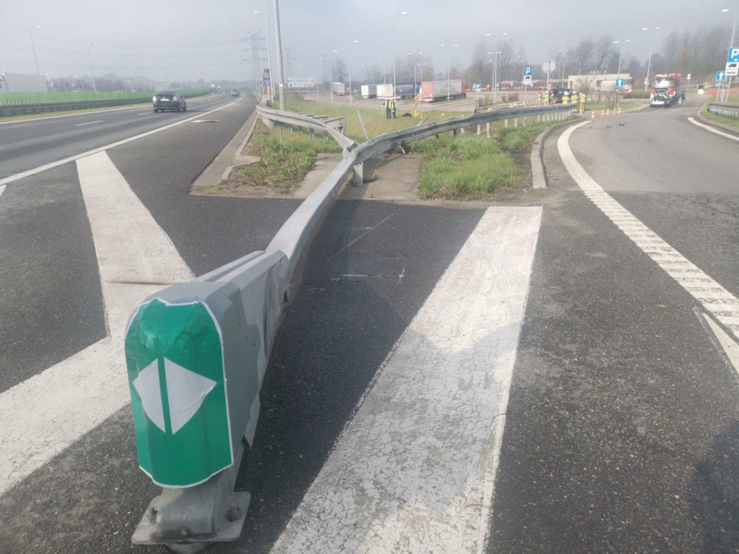 Tragiczny wypadek na autostradzie A1 w Dobieszowicach! Nie żyje młody kierowca [ZDJĘCIA]