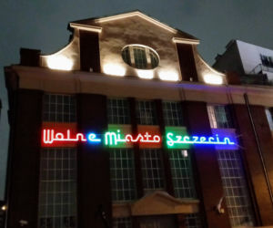 Napis na budynku Trafostacji Sztuki zbulwersował radnego Mateckiego
